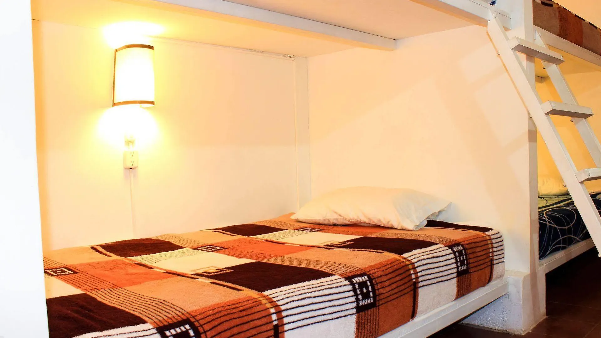 Maloka Hostel מדיין