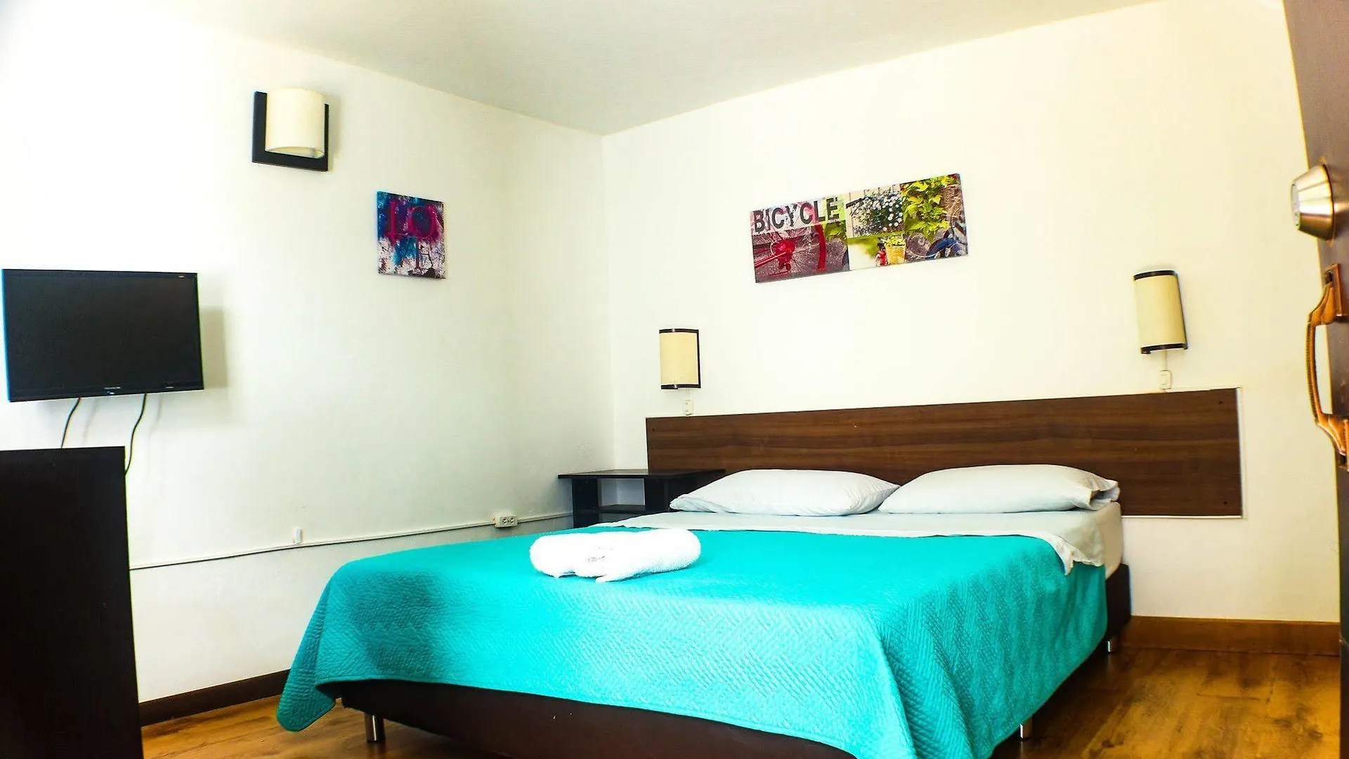Maloka Hostel מדיין