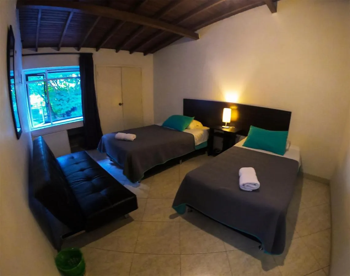Maloka Hostel מדיין
